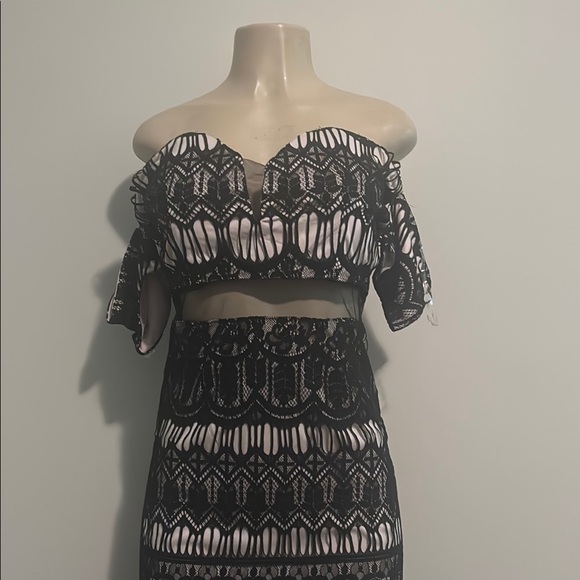 Fashion Nova - Black and White Off-Shoulder Two-Piece Dress - Picture 3 of 6